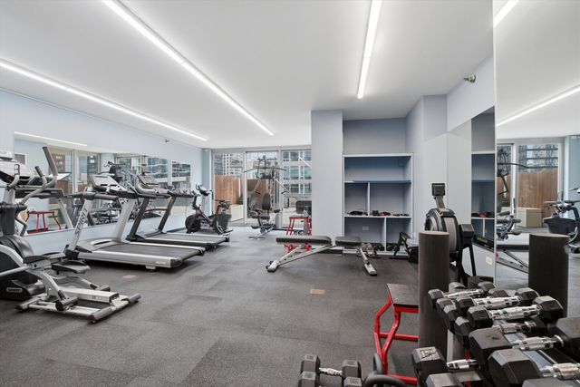 200 W Grand Avenue 2700, Chicago, IL 60654