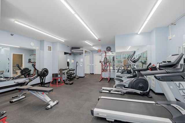 200 W Grand Avenue 2700, Chicago, IL 60654