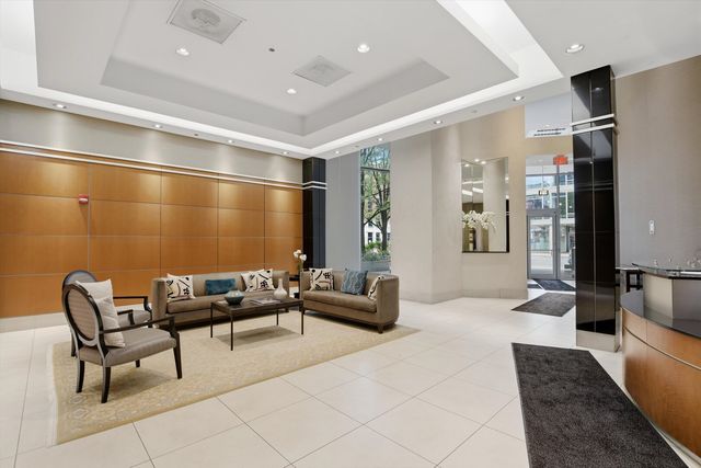 200 W Grand Avenue 2700, Chicago, IL 60654