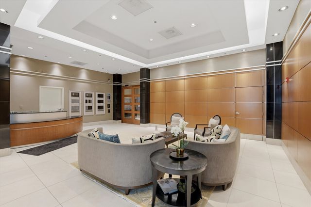 200 W Grand Avenue 2700, Chicago, IL 60654