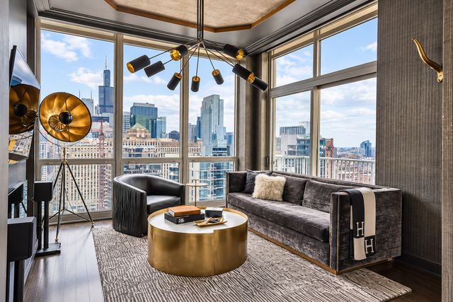 200 W Grand Avenue 2700, Chicago, IL 60654