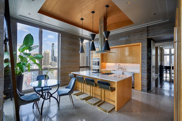 200 W Grand Avenue 2700, Chicago, IL 60654