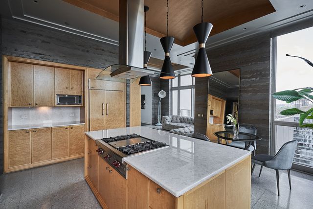 200 W Grand Avenue 2700, Chicago, IL 60654