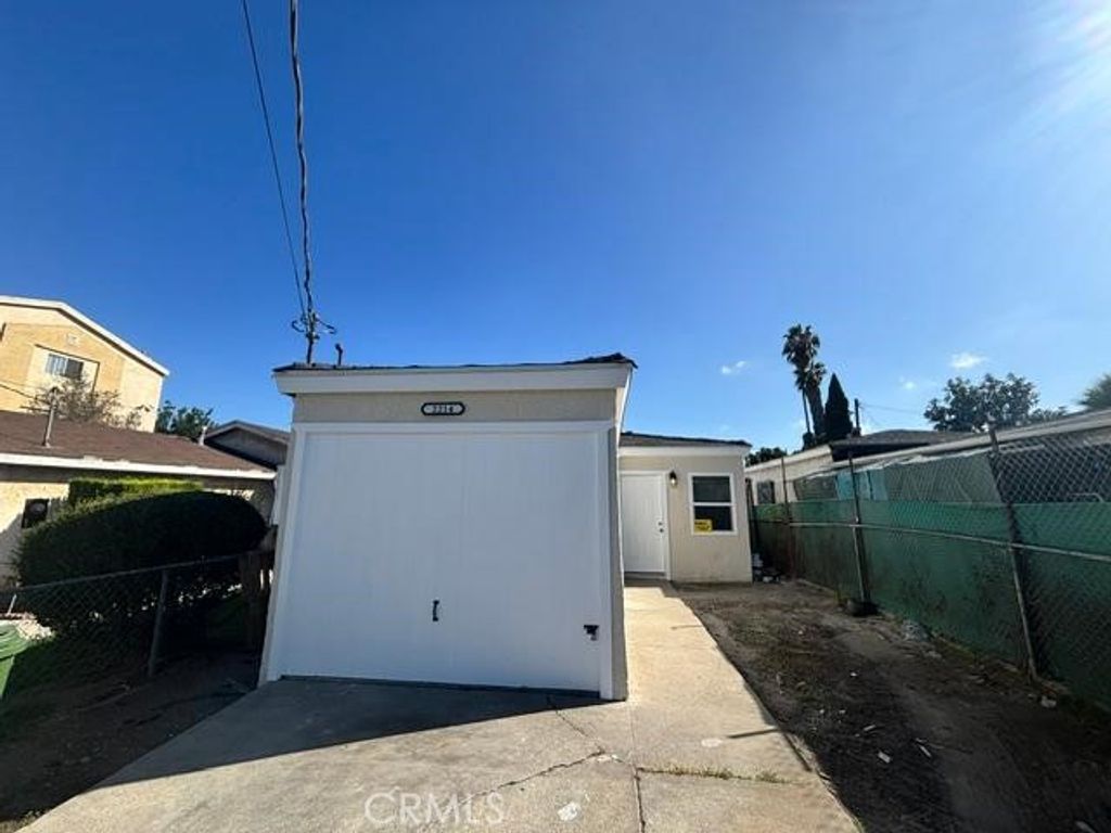 2214 E 111th, Los Angeles, CA 90059 — exterior