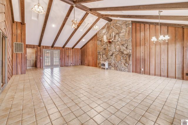 805 S 16th Street, Murray, KY 42071