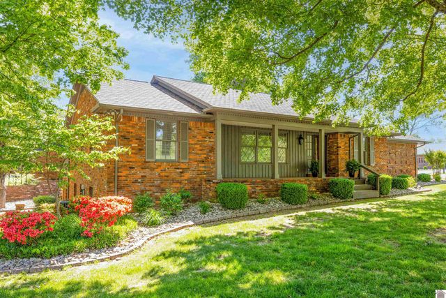 805 S 16th Street, Murray, KY 42071