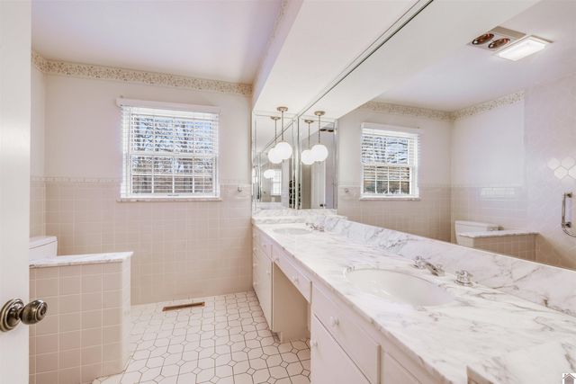 805 S 16th Street, Murray, KY 42071