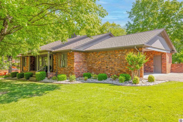 805 S 16th Street, Murray, KY 42071