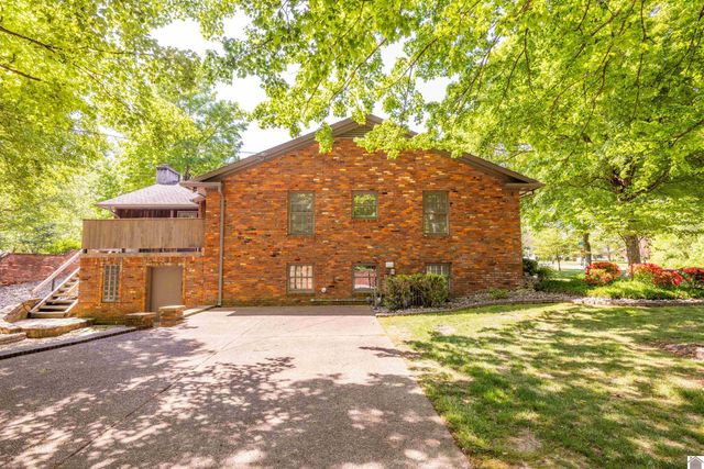 805 S 16th Street, Murray, KY 42071