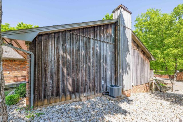 805 S 16th Street, Murray, KY 42071