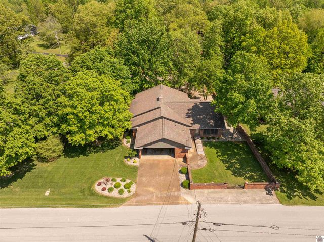 805 S 16th Street, Murray, KY 42071