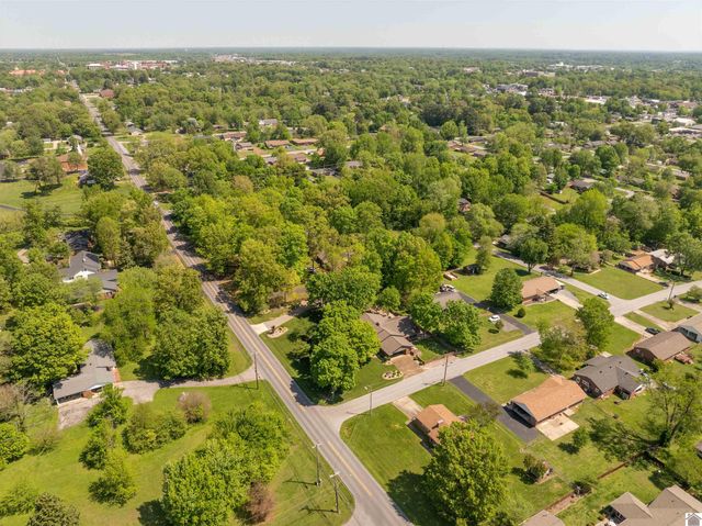 805 S 16th Street, Murray, KY 42071