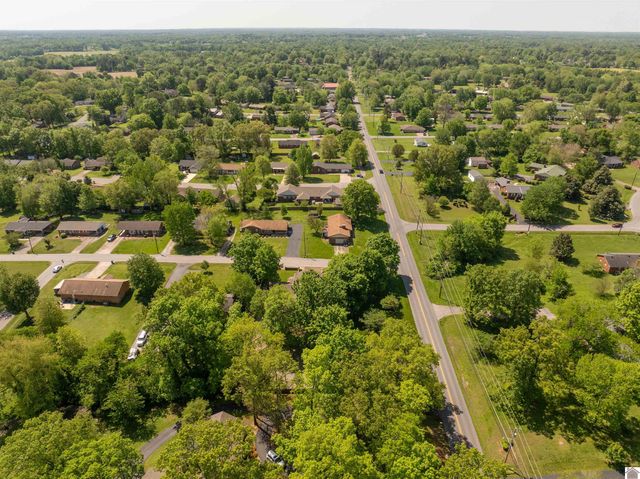 805 S 16th Street, Murray, KY 42071