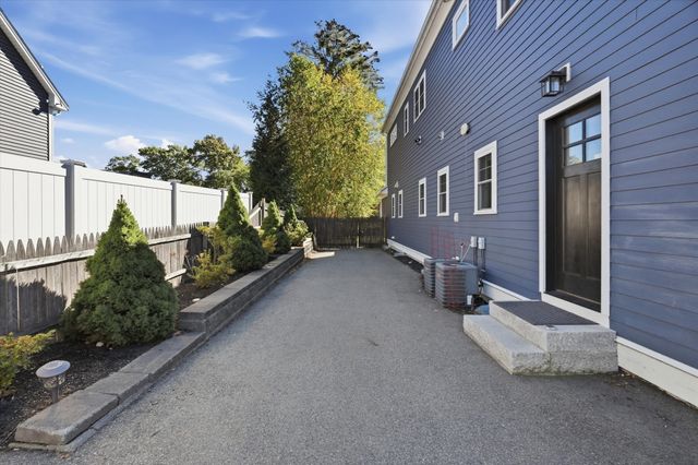 16 Sheridan St, Billerica, MA 01821
