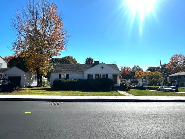 132 Maple Street, Framingham, MA 01702