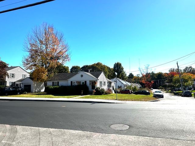 132 Maple Street, Framingham, MA 01702