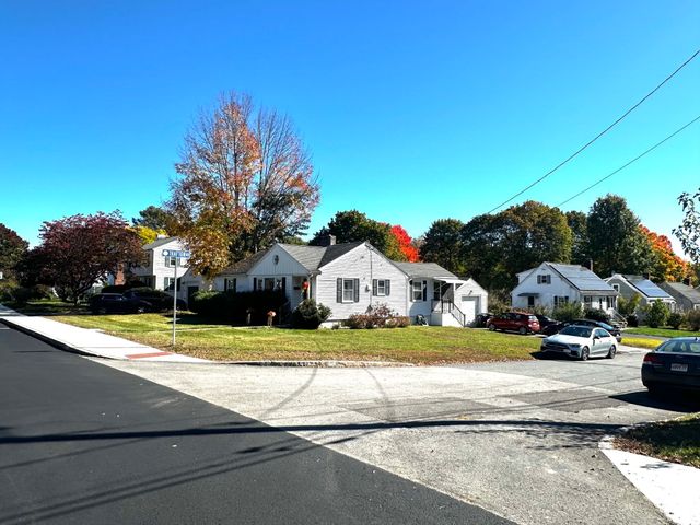 132 Maple Street, Framingham, MA 01702