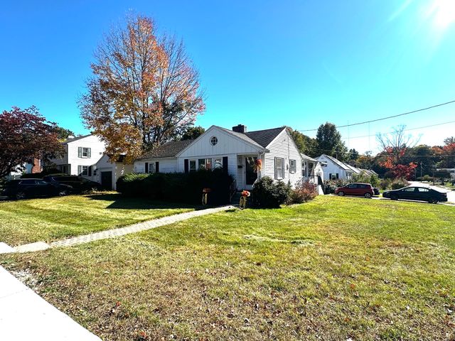 132 Maple Street, Framingham, MA 01702