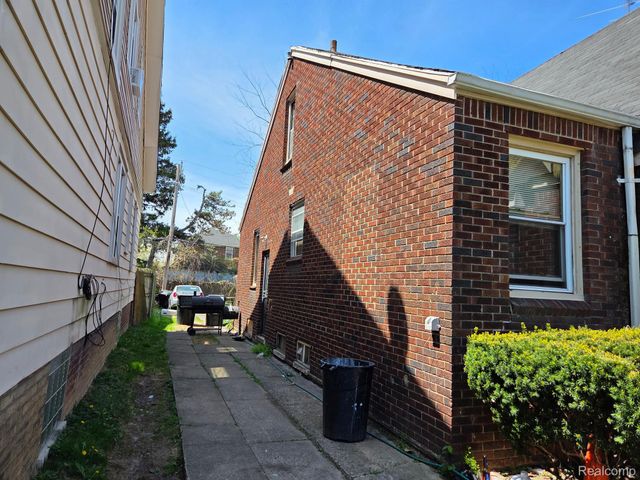 8869 MANOR Street, Detroit, MI 48204