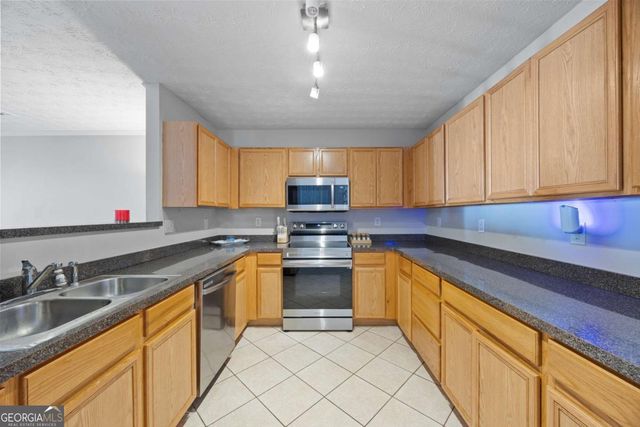 6690 Villa Court, Lithonia, GA 30038