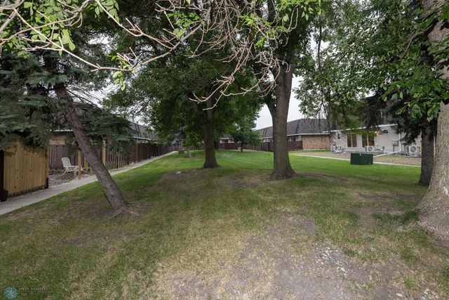 236 13th Avenue E, West Fargo, ND 58078