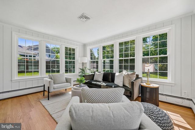 9915 WILDWOOD RD, Kensington, MD 20895