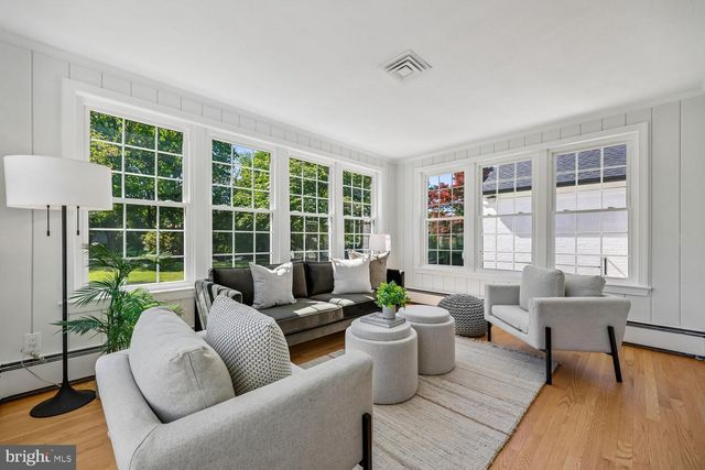 9915 WILDWOOD RD, Kensington, MD 20895