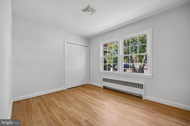 9915 WILDWOOD RD, Kensington, MD 20895