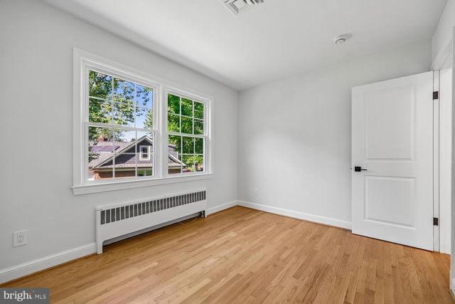 9915 WILDWOOD RD, Kensington, MD 20895