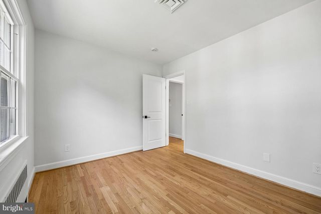 9915 WILDWOOD RD, Kensington, MD 20895