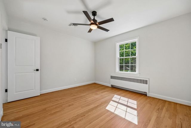 9915 WILDWOOD RD, Kensington, MD 20895