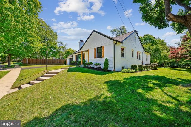 9915 WILDWOOD RD, Kensington, MD 20895