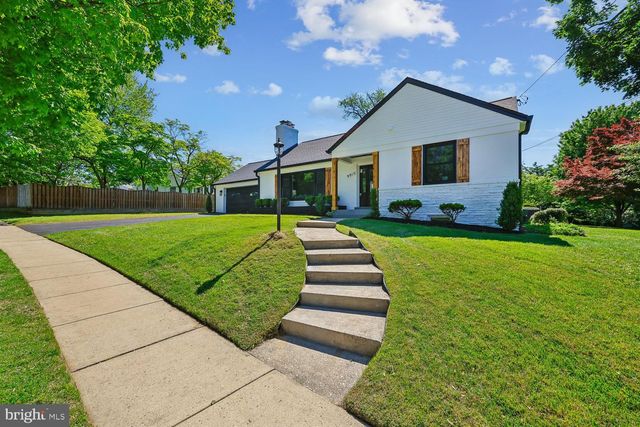 9915 WILDWOOD RD, Kensington, MD 20895
