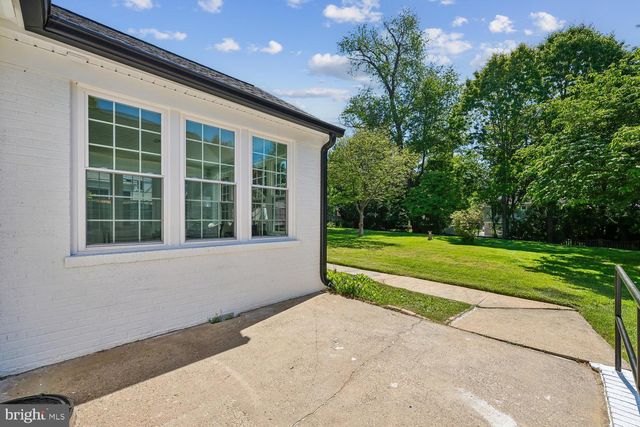 9915 WILDWOOD RD, Kensington, MD 20895