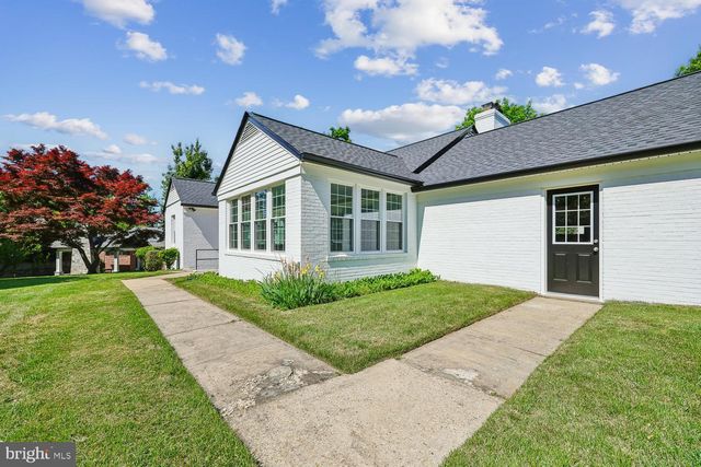 9915 WILDWOOD RD, Kensington, MD 20895
