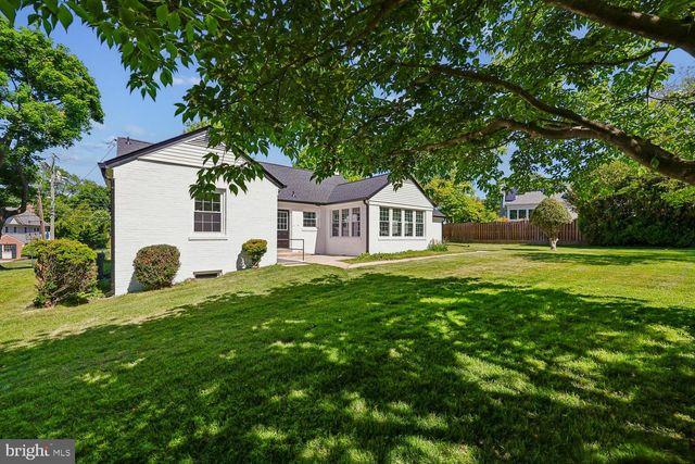 9915 WILDWOOD RD, Kensington, MD 20895