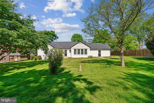 9915 WILDWOOD RD, Kensington, MD 20895