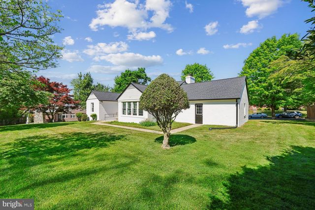 9915 WILDWOOD RD, Kensington, MD 20895
