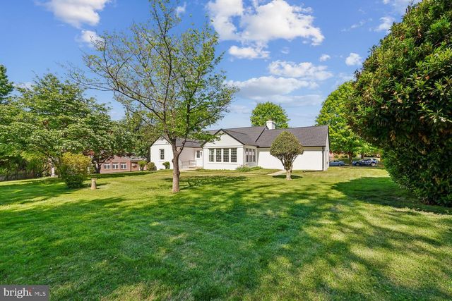 9915 WILDWOOD RD, Kensington, MD 20895