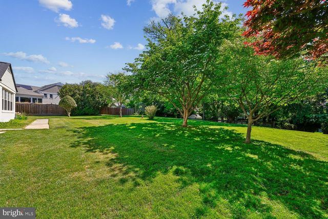 9915 WILDWOOD RD, Kensington, MD 20895