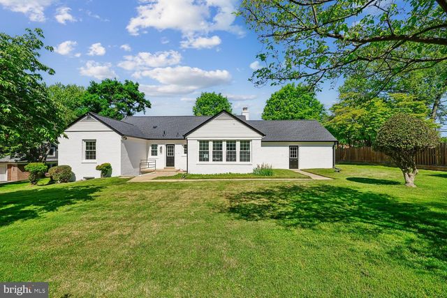 9915 WILDWOOD RD, Kensington, MD 20895