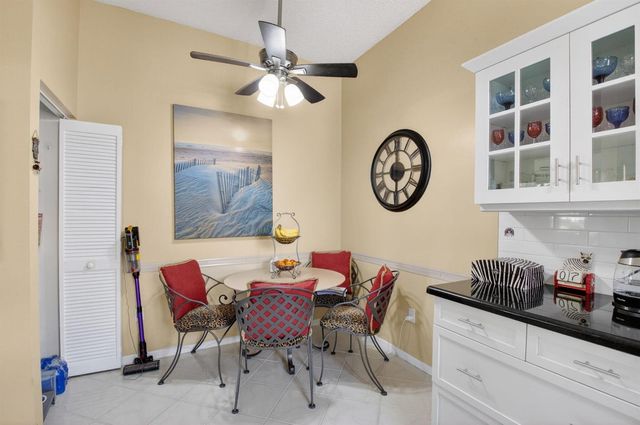 5235 Europa Drive Apt L, Boynton Beach, FL 33437