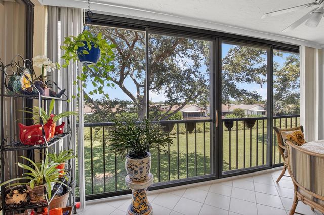 5235 Europa Drive Apt L, Boynton Beach, FL 33437