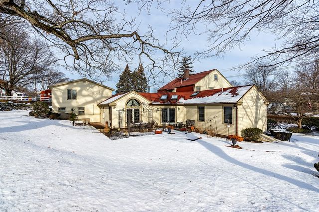 90 Putnam Avenue, Johnston, RI 02919