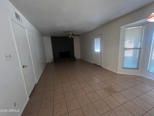 1550 W Knowles Avenue, Mesa, AZ 85202