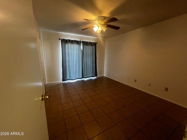 1550 W Knowles Avenue, Mesa, AZ 85202