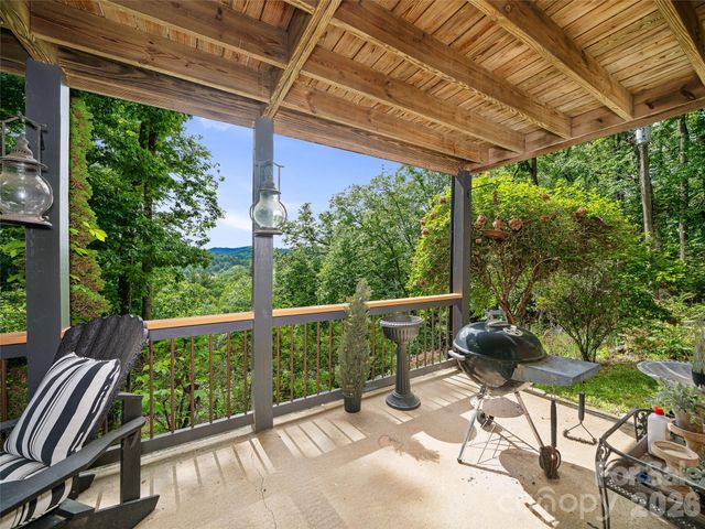 357 Rosewood Lane, Burnsville, NC 28714