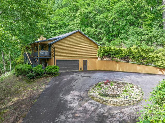 357 Rosewood Lane, Burnsville, NC 28714