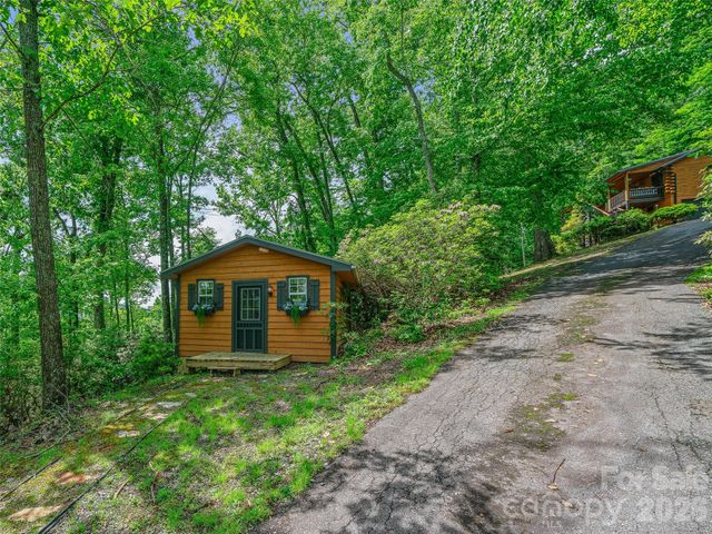 357 Rosewood Lane, Burnsville, NC 28714