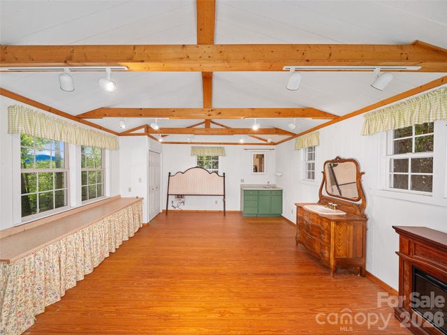 357 Rosewood Lane, Burnsville, NC 28714